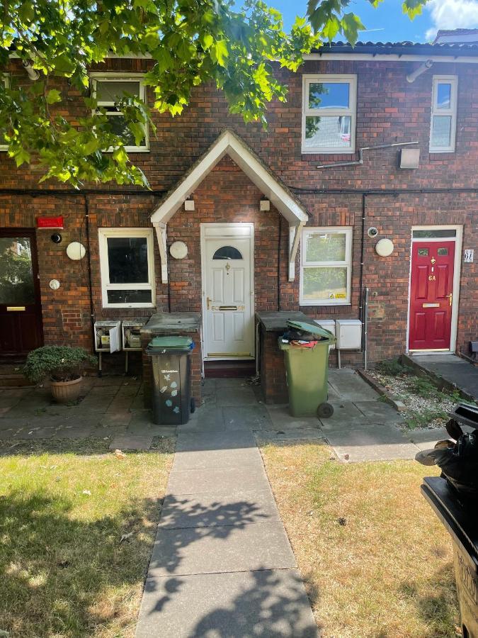 Spacious Two Bedroom Flat * London