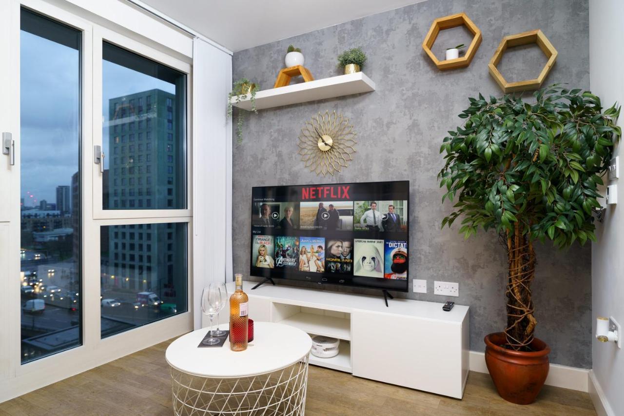 Apartamento Stylish Fully-equipped One Bedroom With Extra Sofa Bed, Free Secure Parking, Onsite Gym, 24hr Security & Concierge