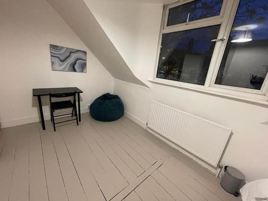 Stunning 2 Bedroom On Tower Bridge London