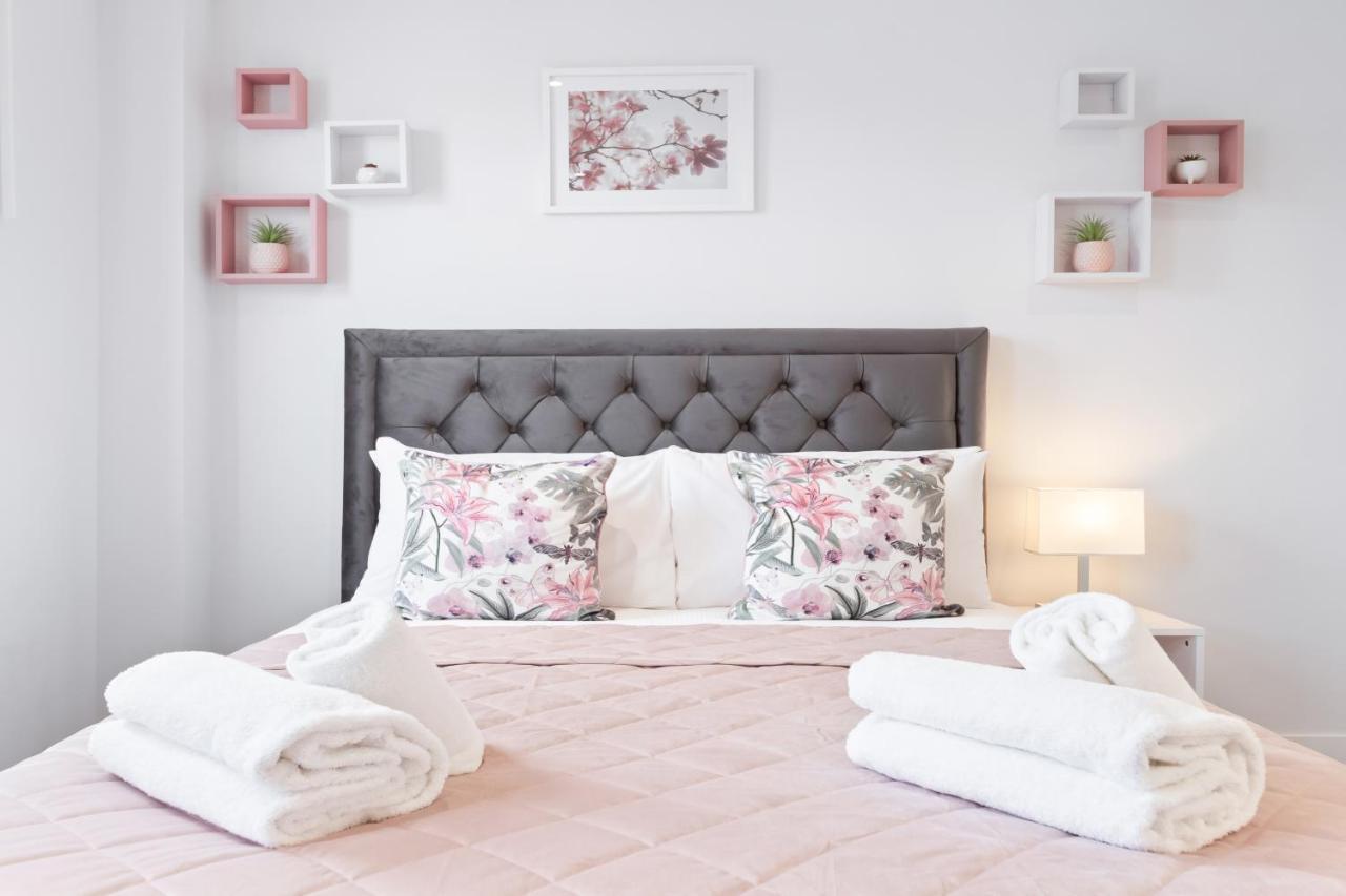 Crystal Palace Suites Guest house *