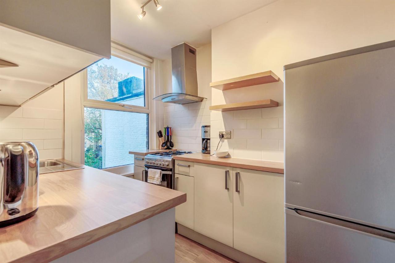 Homely 1-bed In Vibrant Zone 3 Apartment