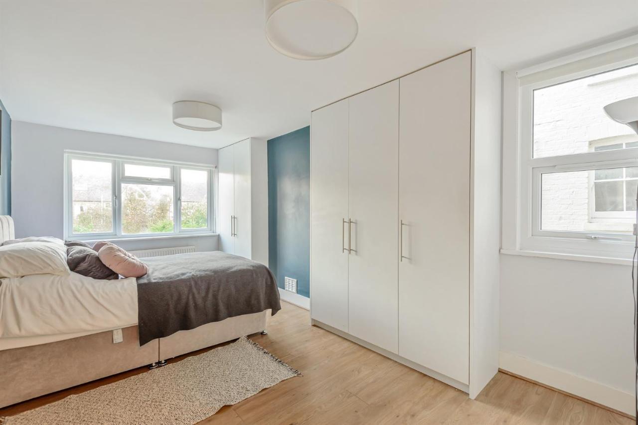 Apartment Homely 1-bed In Vibrant Zone 3 London