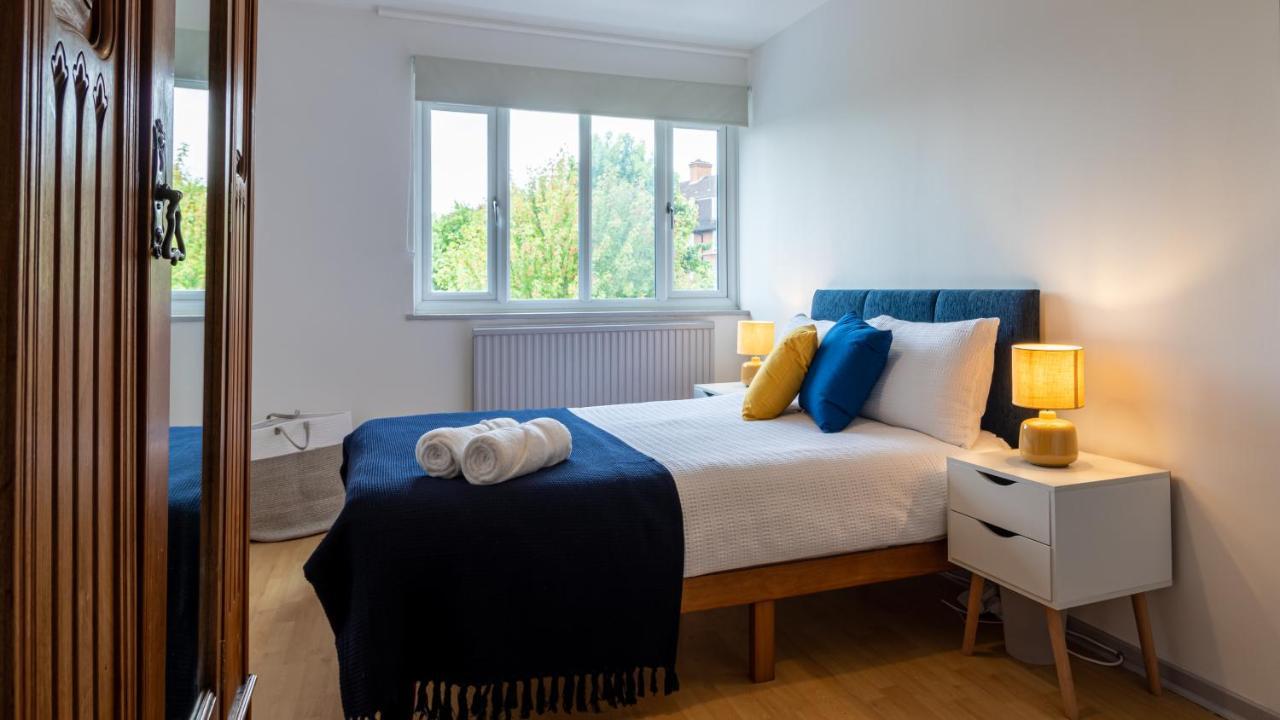 Сasa de vacaciones Bridge 3 Bedroom House With Reception Room, Office And Private Garden Londres