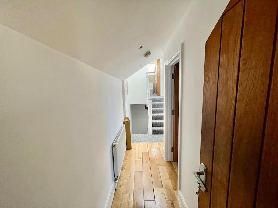 Appartement Lovely Two Bed Flat *