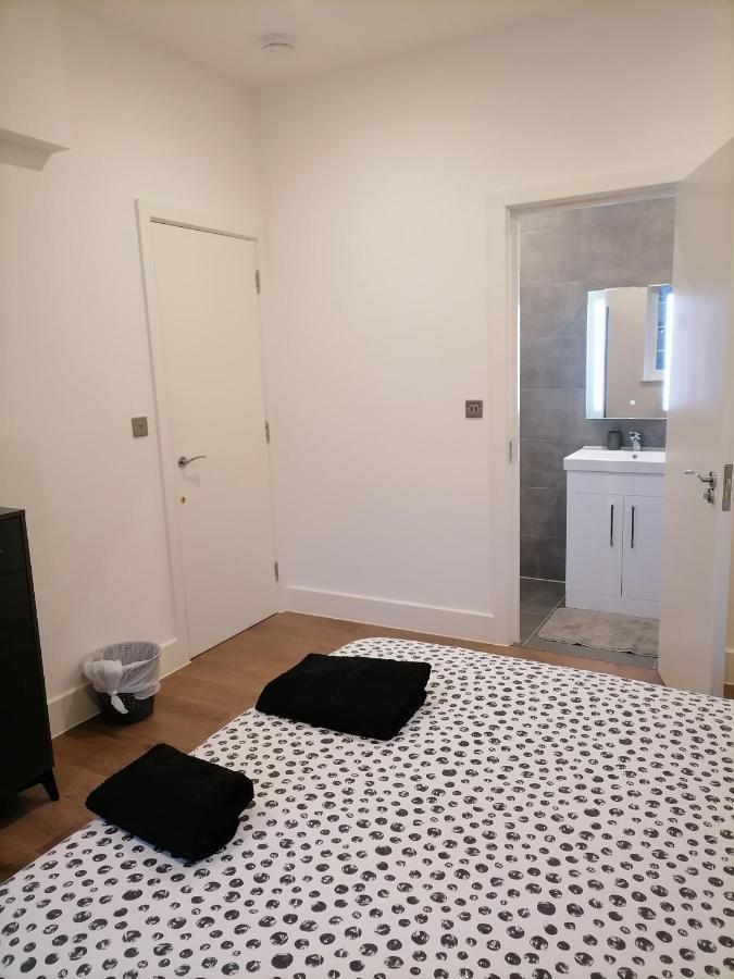Stunning By Nine Elms Station Guest house London