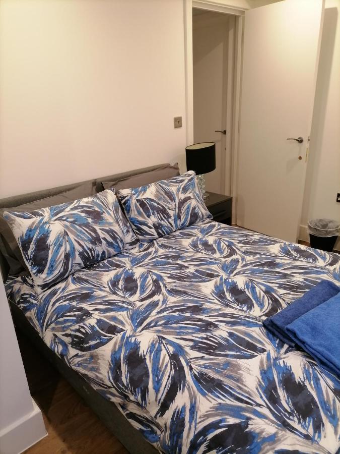 Guest house Stunning By Nine Elms Station London