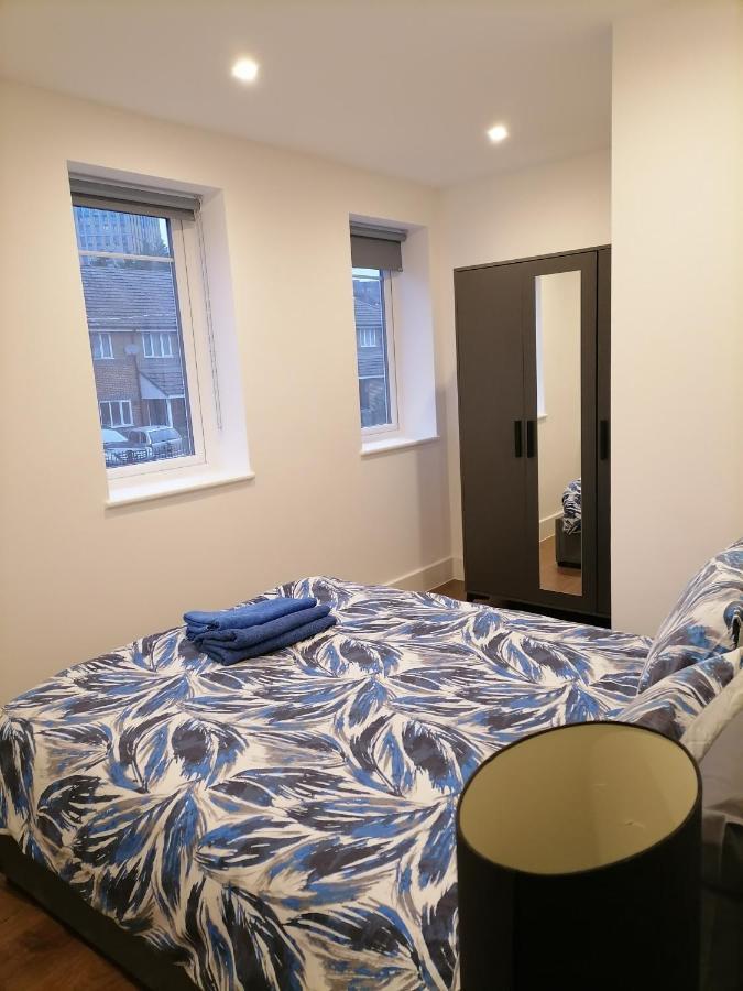 Stunning By Nine Elms Station Guest house London