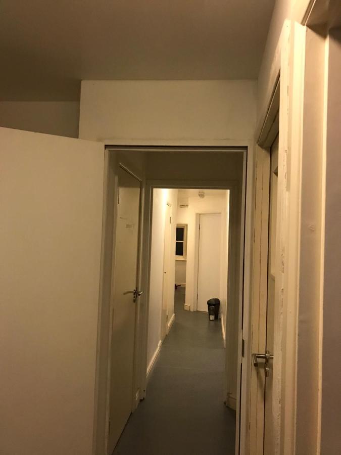 West Kensington 3 Bedroom Apartment *