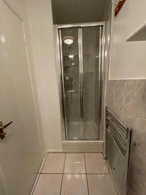 Lovely 4 Bedroom 2 Bathroom Apartment