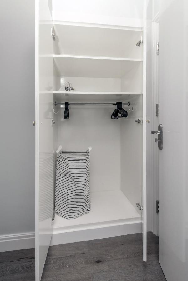 Apartment Taylor's Wimbledon London