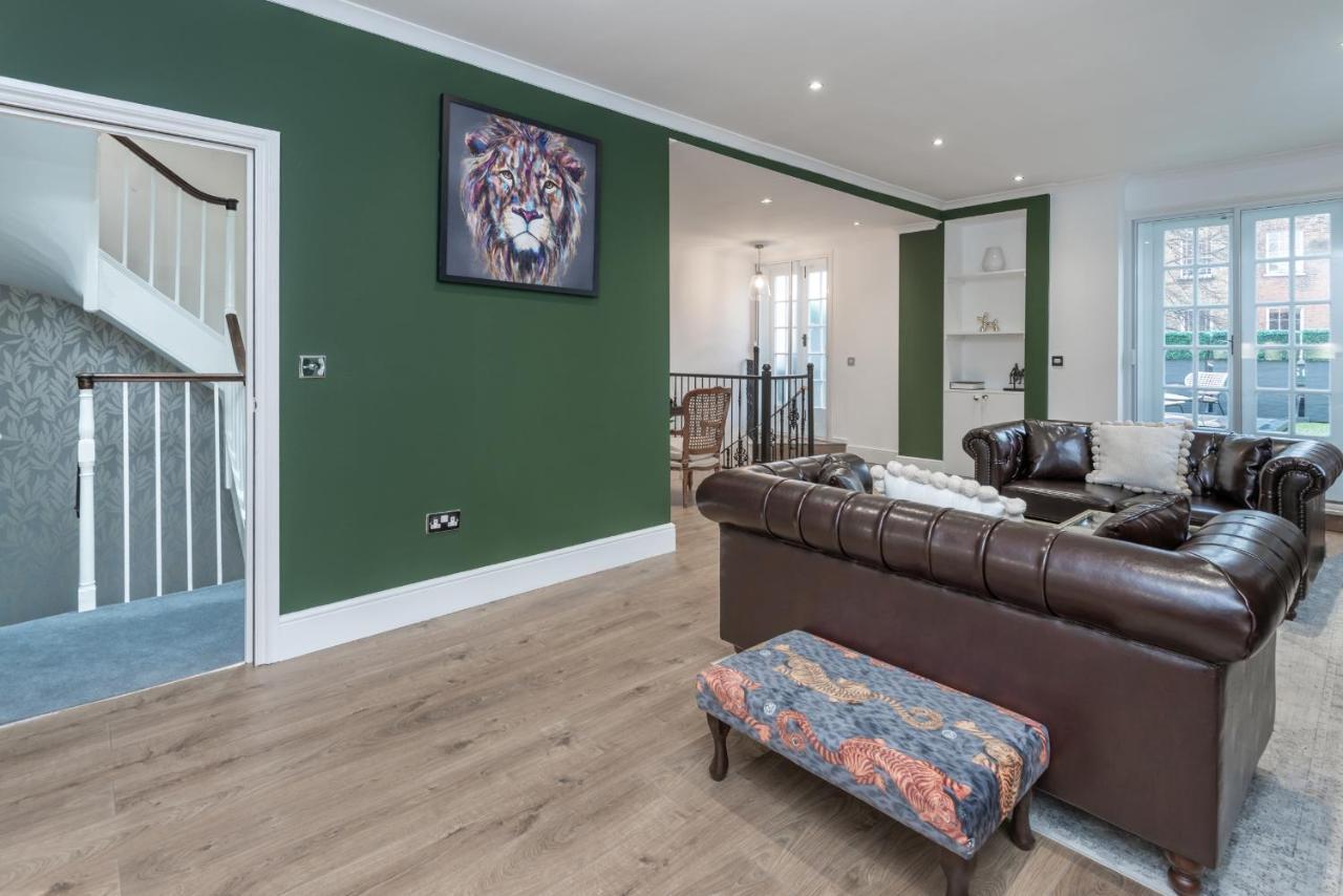 The House - Entire London