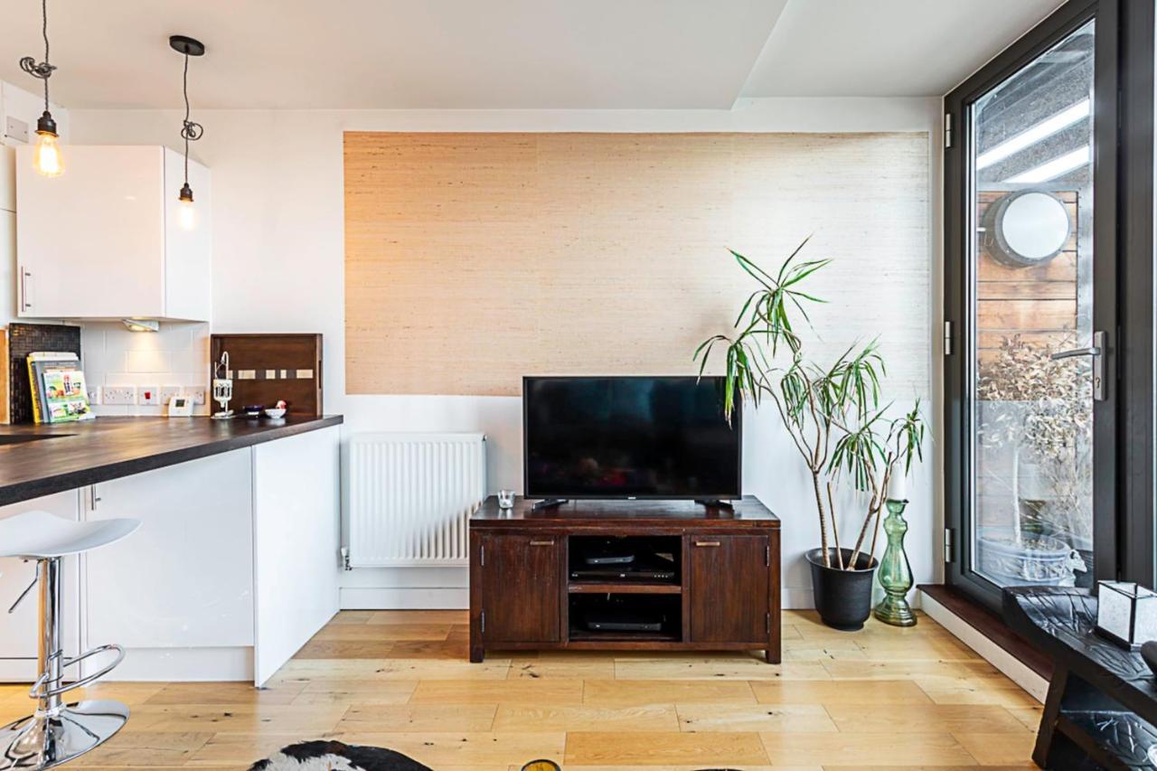 Modern Cosy On Vibrant Deptford High Street * London