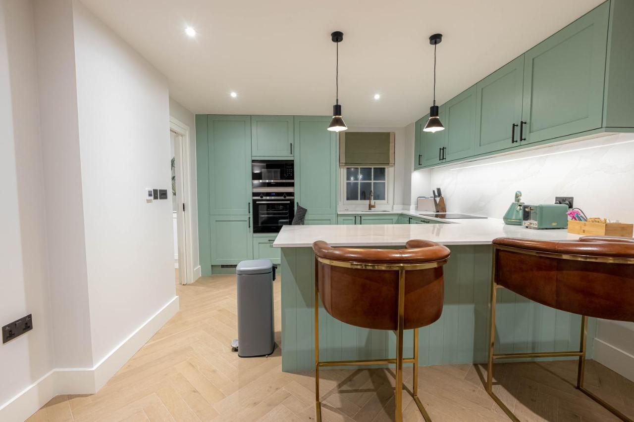 Three Bedroom Near Brick Lane By Belvilla *