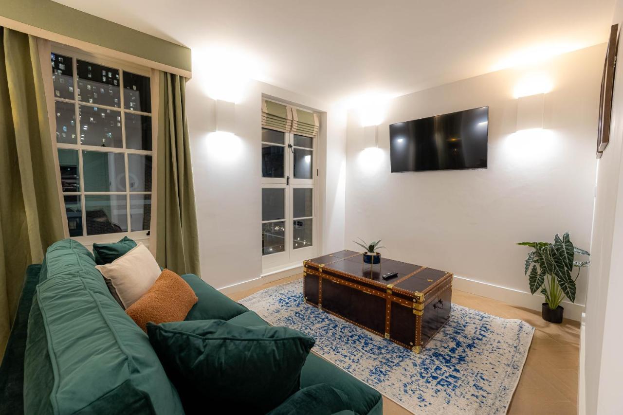 Three Bedroom Near Brick Lane By Belvilla *