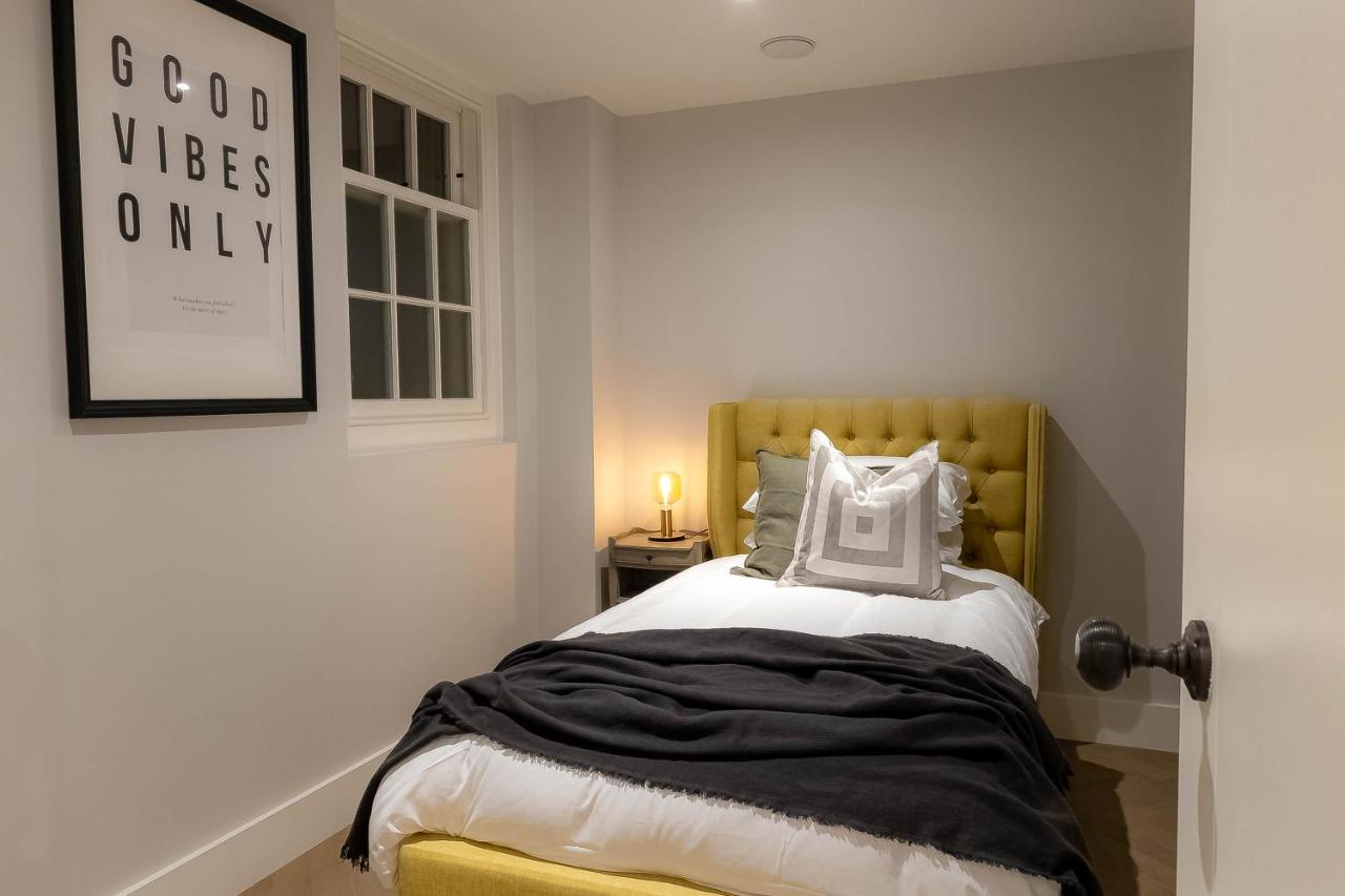 Three Bedroom Near Brick Lane By Belvilla * Londen