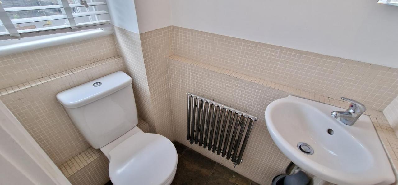 Appartement Action Packed Local 3br 1 Mins Walk To Everything