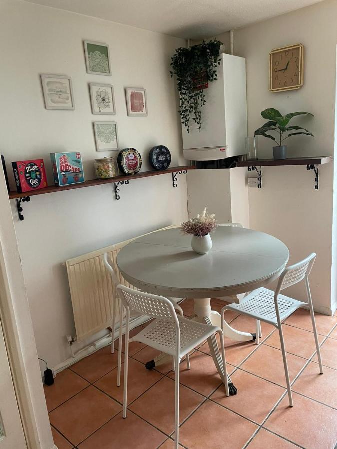 Lovely 4 Bedroom 2 Bathroom
