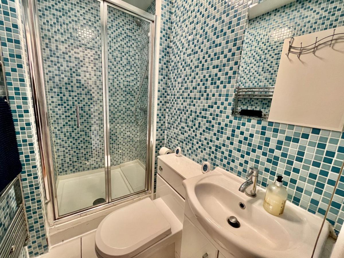 Modern With Large Patio In Marylebone Apartment London