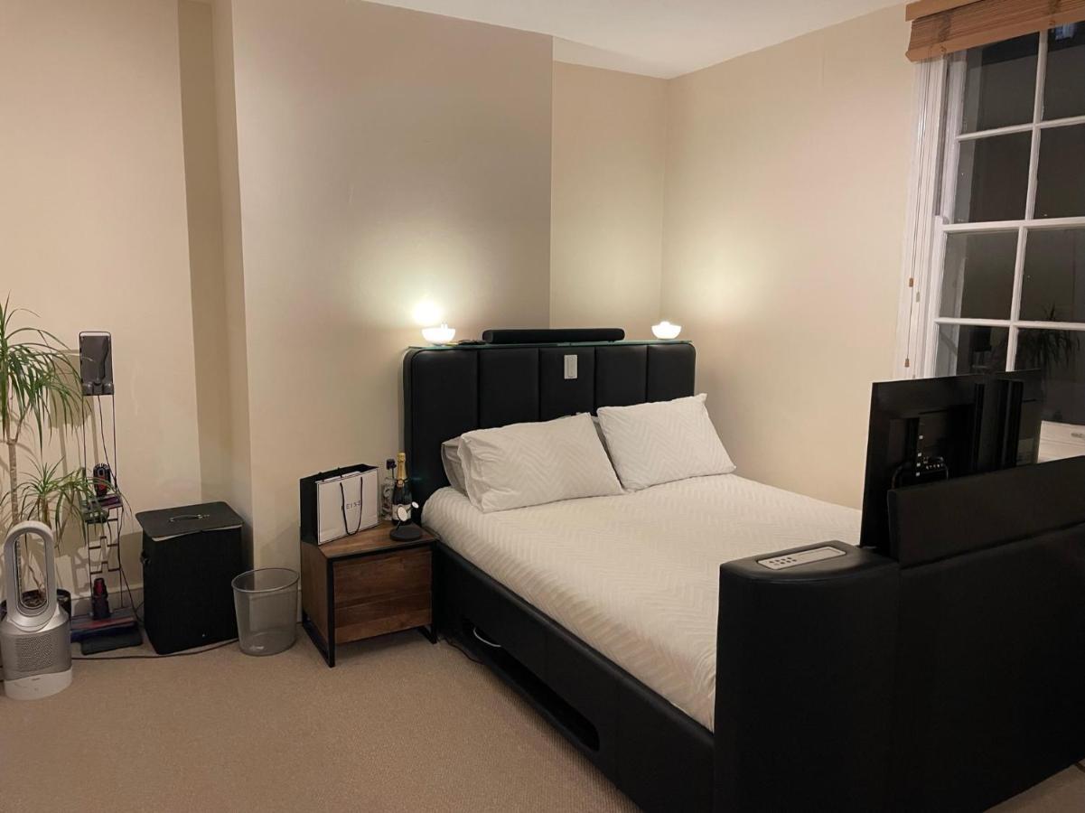 Private King Room With Huge En-Suite In Shared House In Marylebone * London