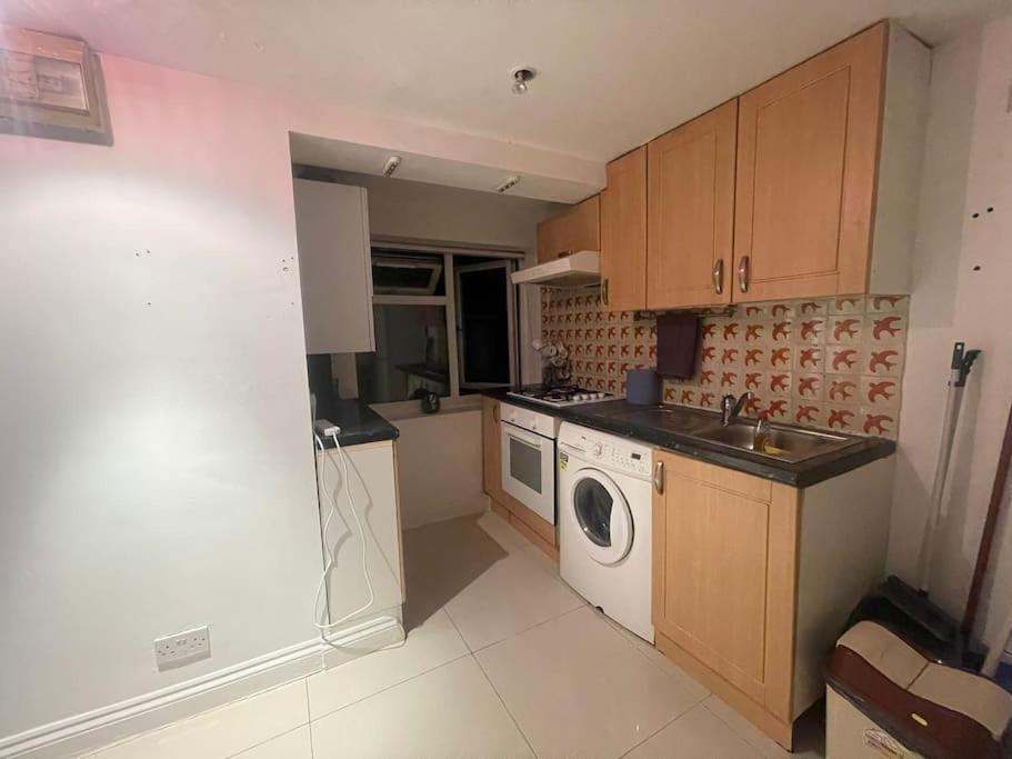 Apartment Private And Quiet One-bedroom Flat Perfect For A Seasonal Getaway!