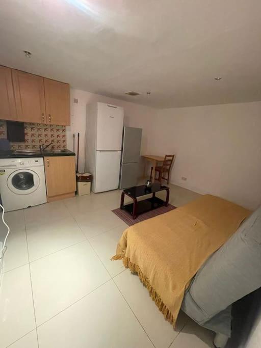 Private And Quiet One-bedroom Flat Perfect For A Seasonal Getaway!