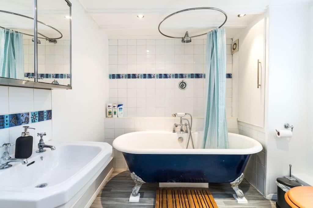 Spacious Beautiful Just-renovated Flat With Patio - Chelsea *