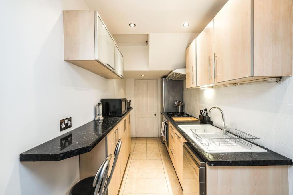 Spacious Beautiful Just-renovated Flat With Patio - Chelsea Apartment *