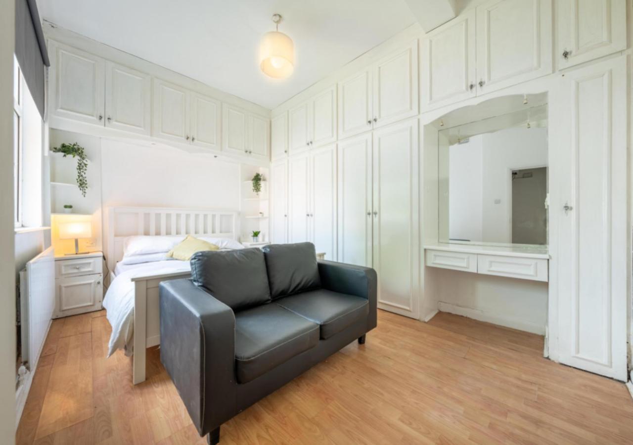 Spacious Cricklewood Sleeps 4 Apartment London