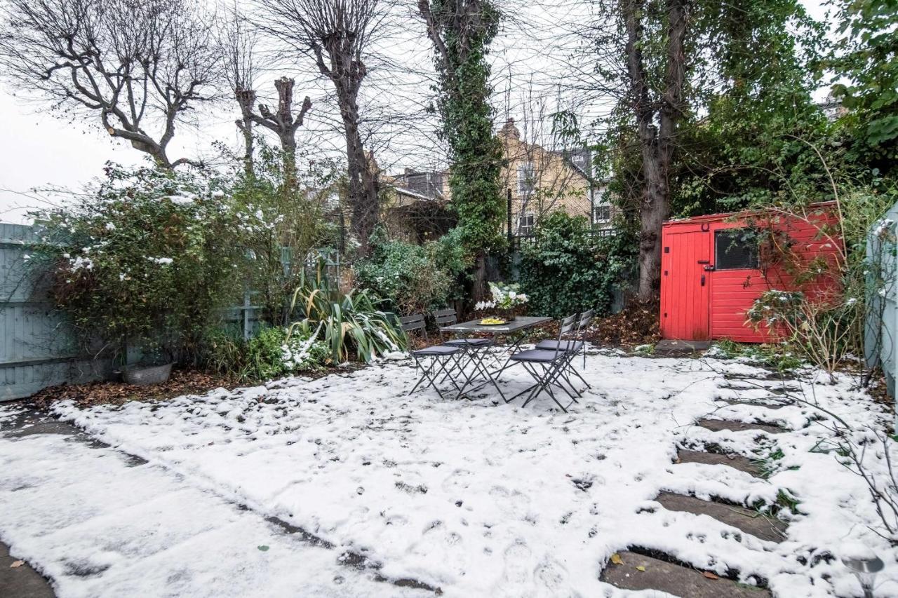 Chic Two Bed Garden Flat * London