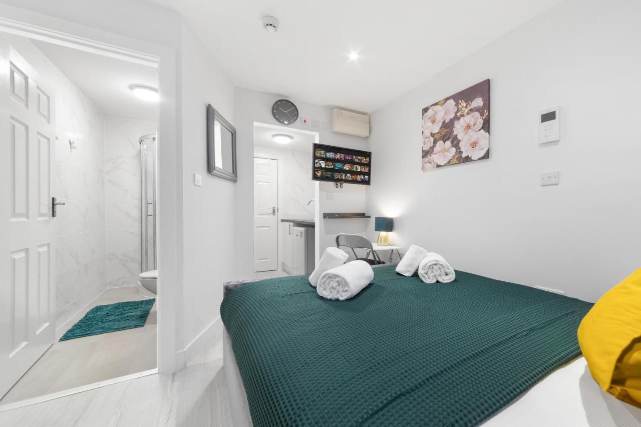 Crystal Palace Suites Guest house *