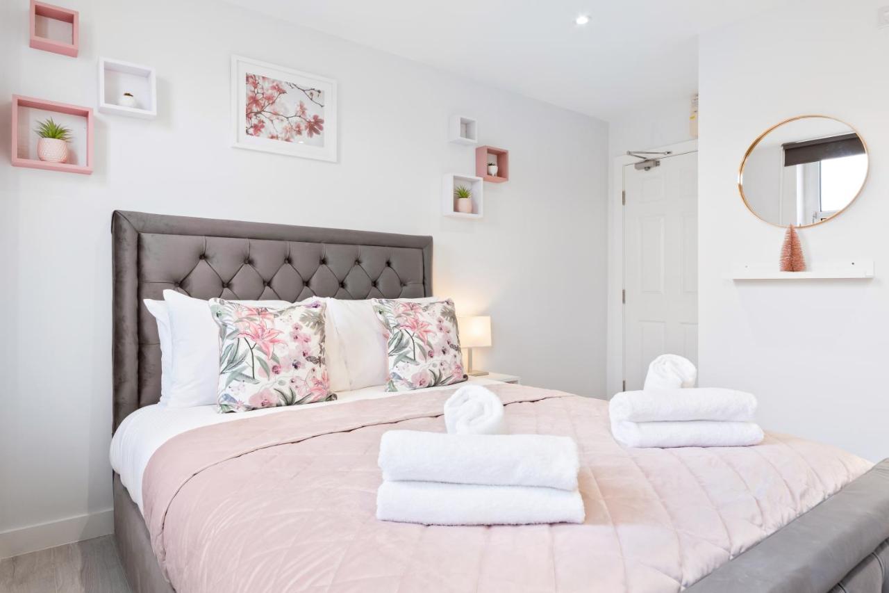 Crystal Palace Suites Guest house *