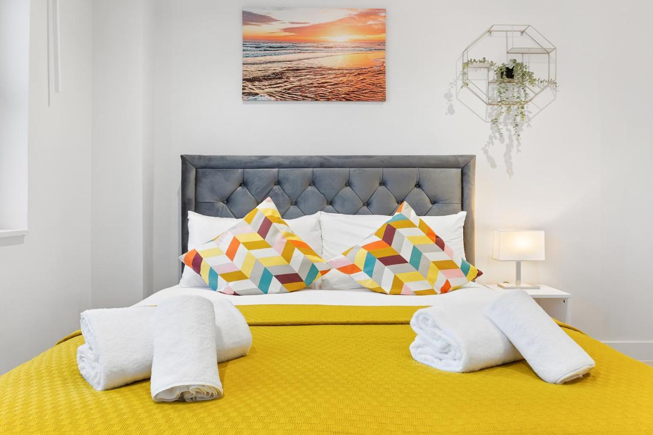 Crystal Palace Suites Guest house *