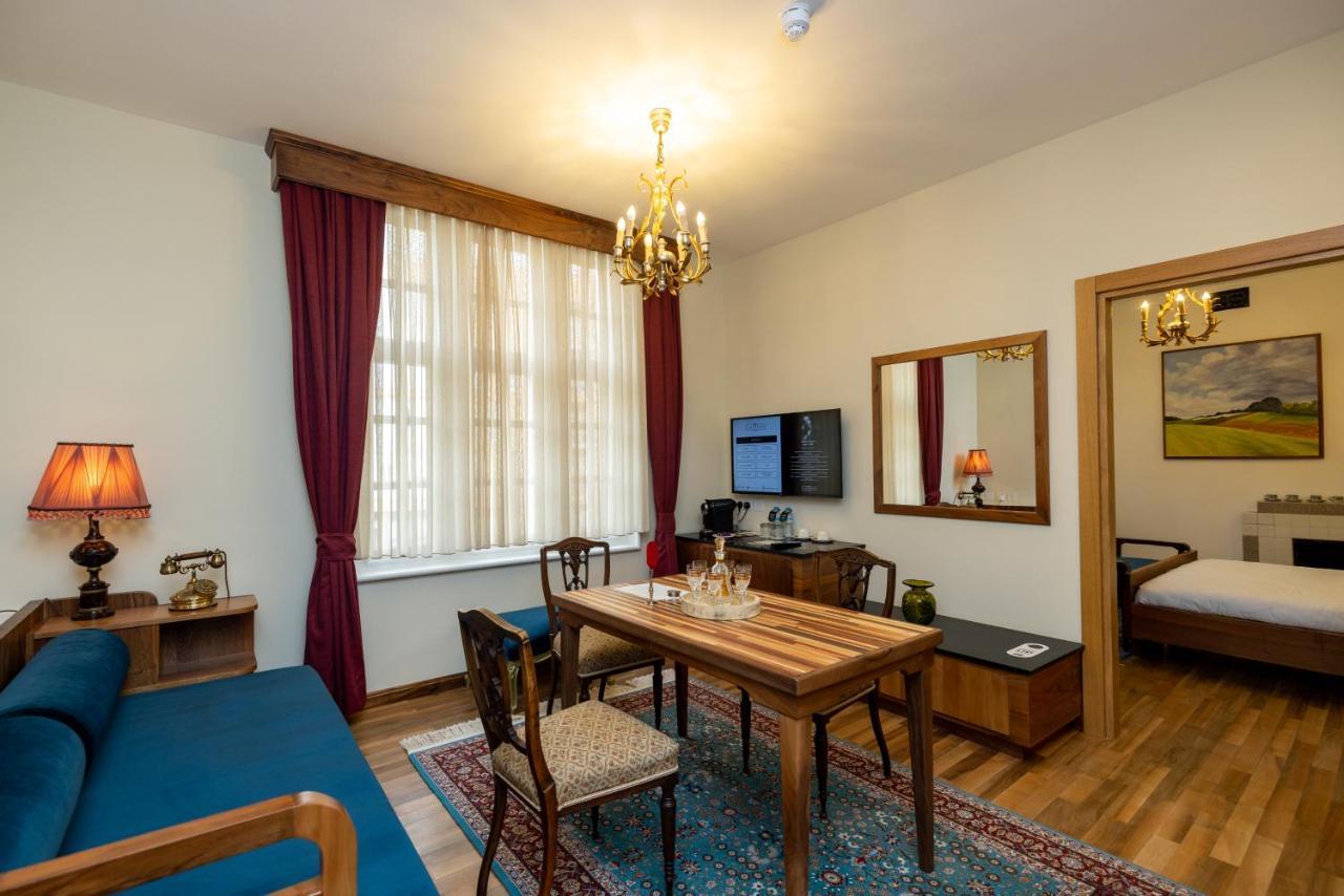 Limehouse Library 4*