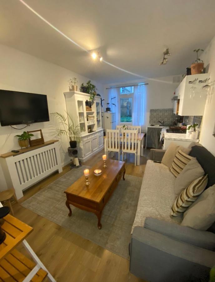 Guest Bedroom With King Size Bed In Brixton Habitación en casa particular Londres