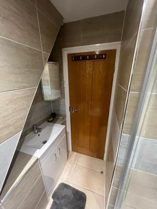 Hampden Rd N8,studio Flat