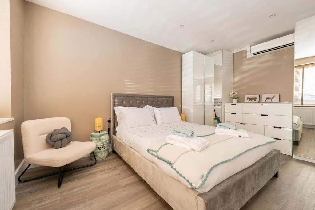 Apartment Luxury Garden Flat London