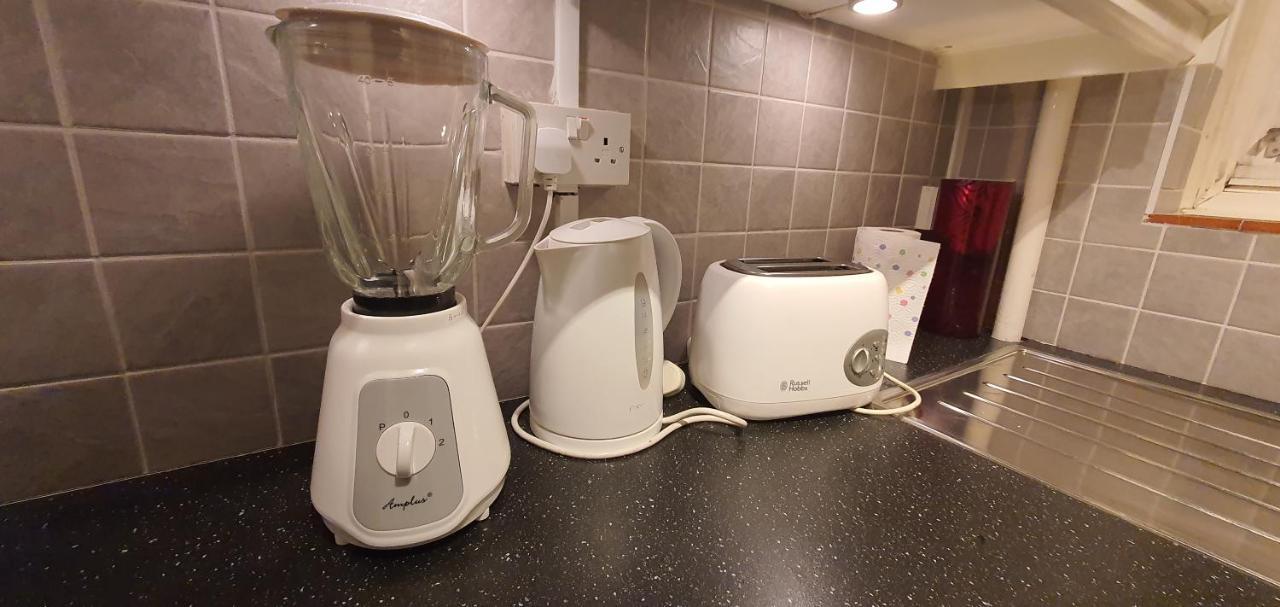 Nearby The Eye & Big Ben, 2 Large Double Bedrooms Gasthof London