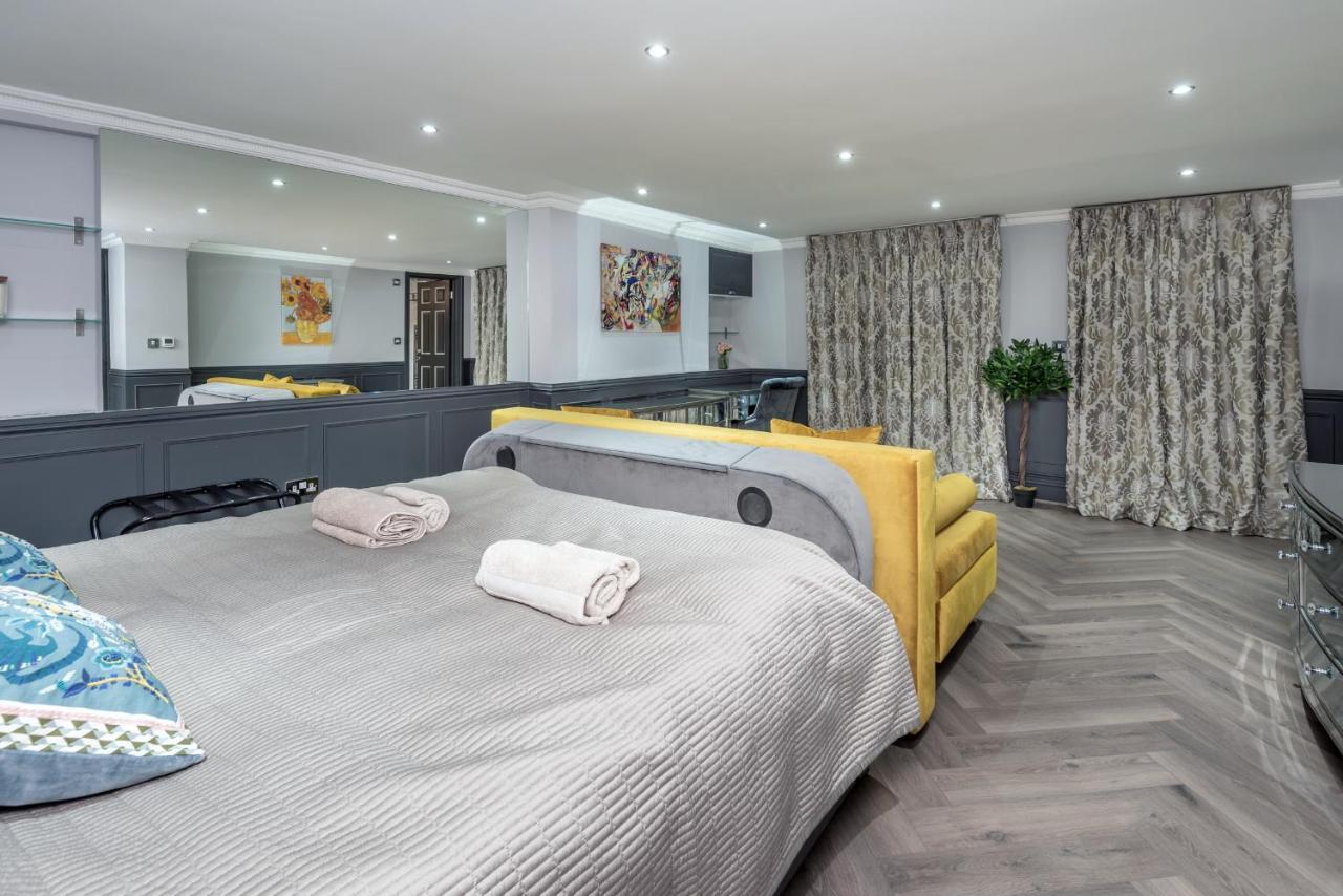 The House - Entire London