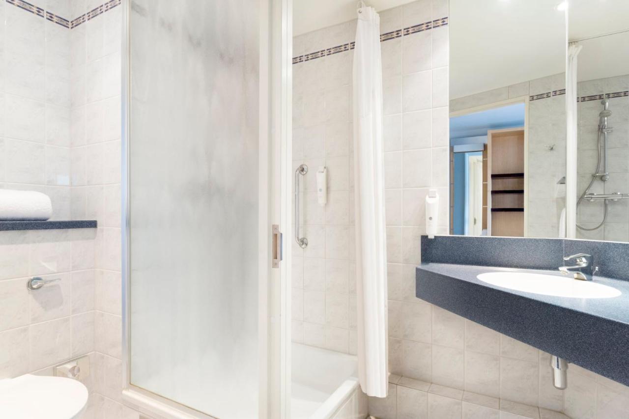 Express Park Royal By Ihg 3* London