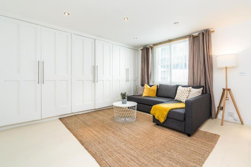Spacious Beautiful Just-renovated Flat With Patio - Chelsea Apartment *