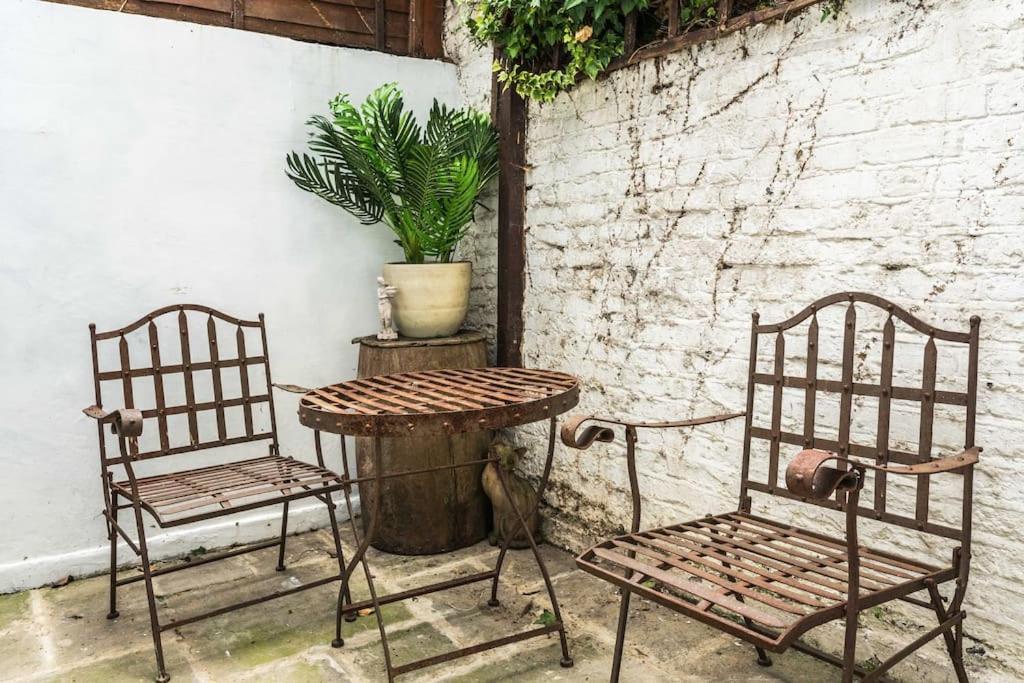 Spacious Beautiful Just-renovated Flat With Patio - Chelsea Apartment