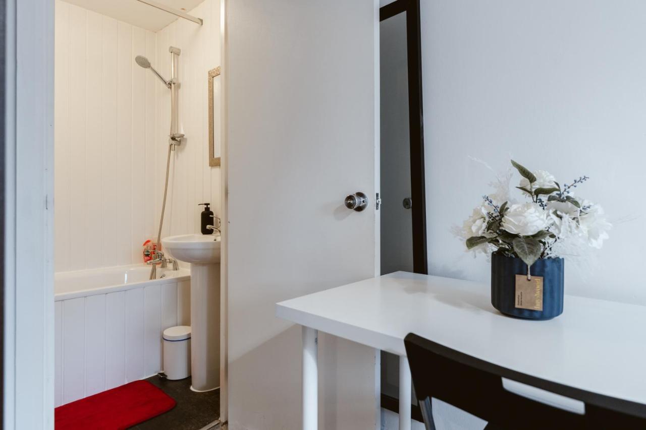 Guest house Whitechapel En-suite Beds To London
