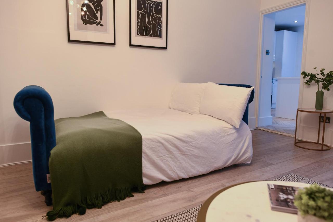 Apartment Modern Luxurious 3 Bed Flat With Private Garden & Bbq *