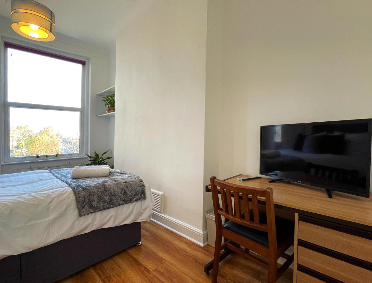 Sarah's Cozy Near Queen's Park
