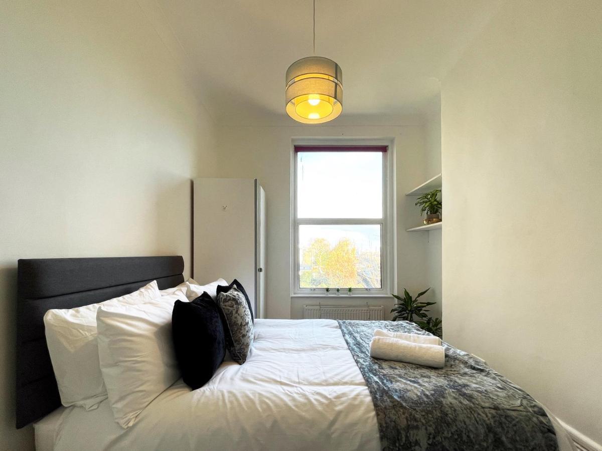 Sarah's Cozy Near Queen's Park Apartamento *