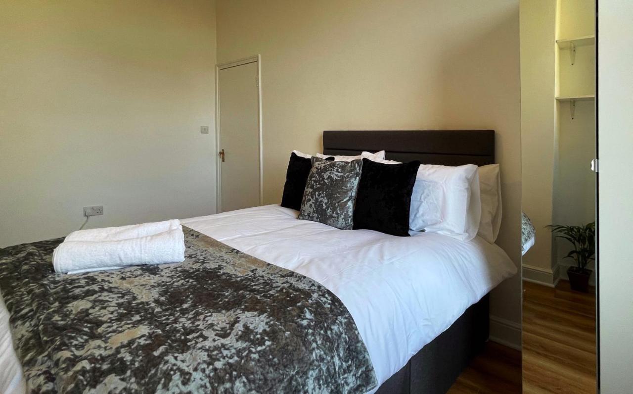 Sarah's Cozy Near Queen's Park *