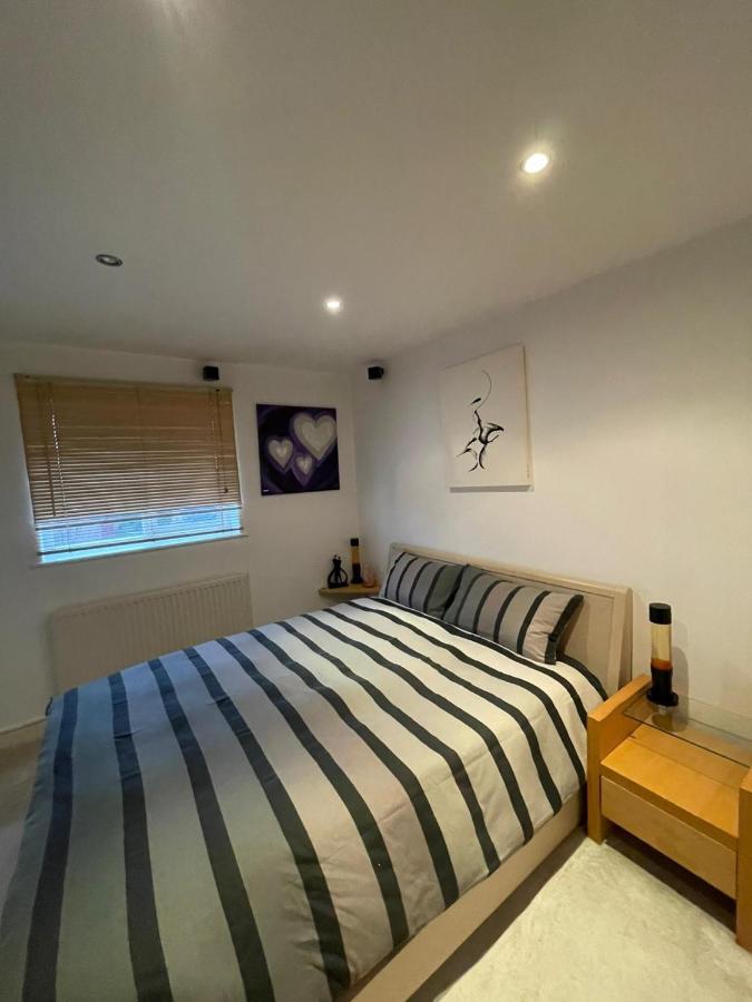 Laconic & Modern Close To Canary Wharf Appartement Londen