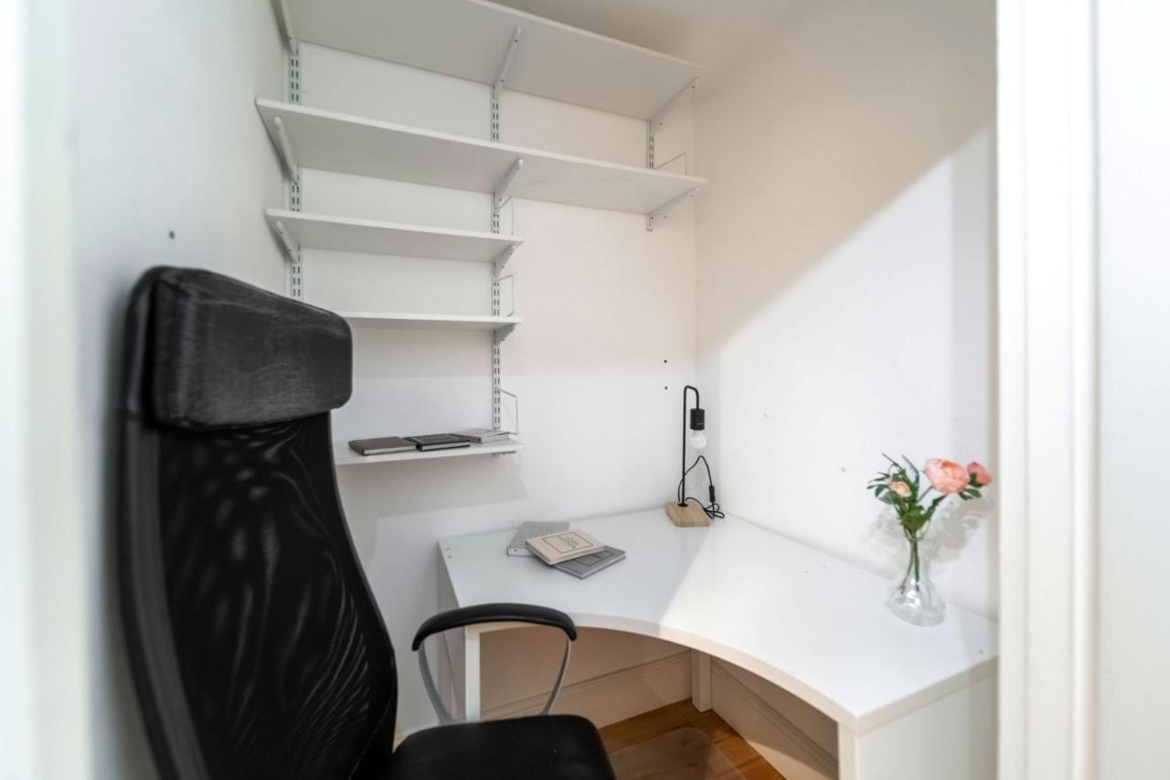 Apartment Chic Two Bed Garden Flat London