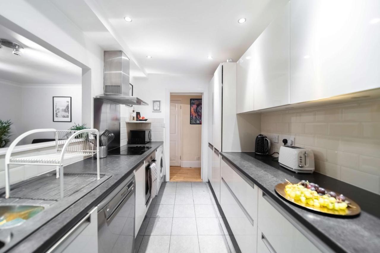 Apartment Chic Two Bed Garden Flat London