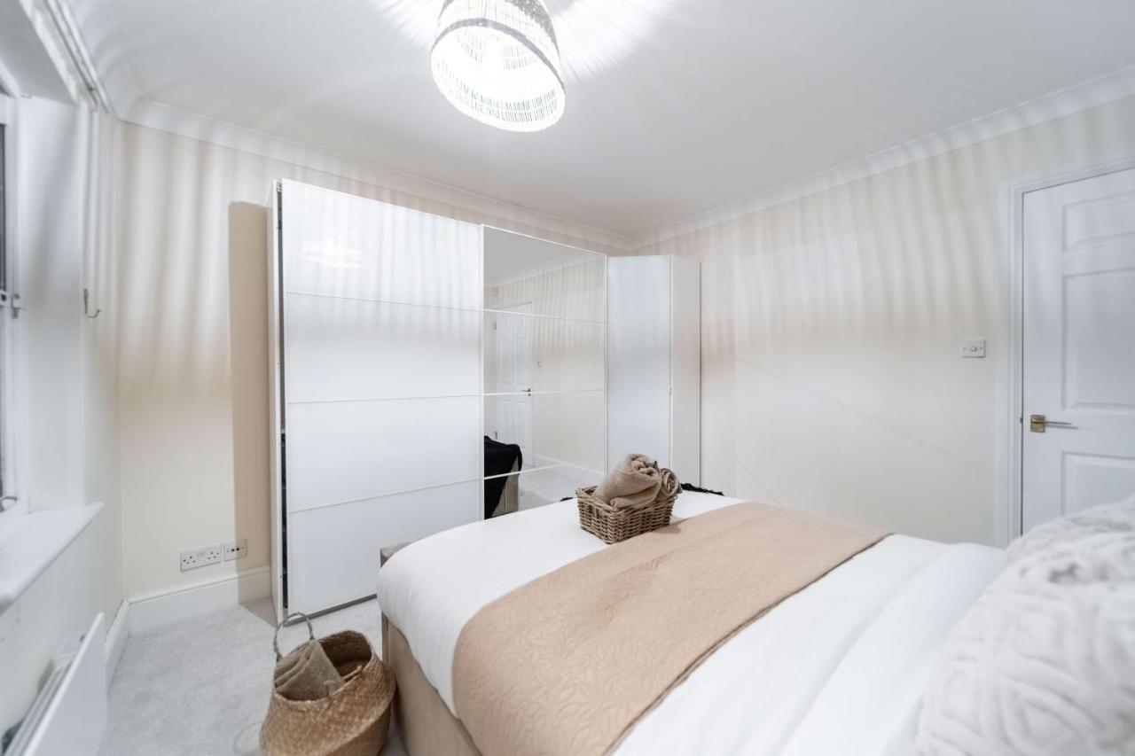 Apartment Chic Two Bed Garden Flat